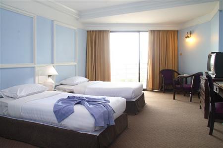 Отель First Pacific Cirrus  в Паттайя Центр - Таиланд