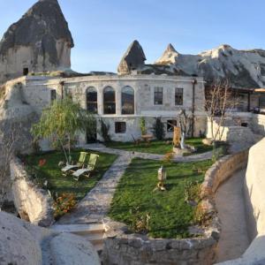 отель Travellers Cave Hotel