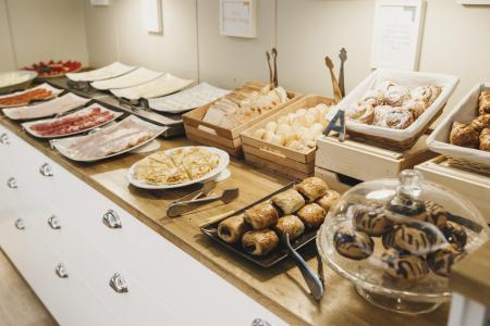 Отель Tres Torres Atiram в Барселона - Испания