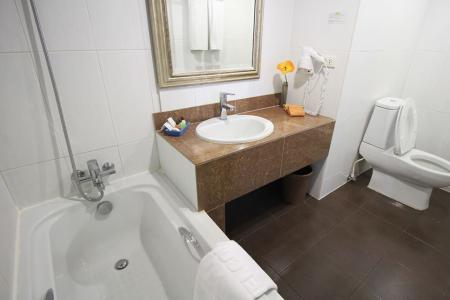 Отель Hotel Tropicana Pattaya   в Паттайя Бич Роад - Таиланд