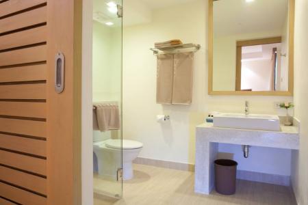 Отель Hotel Tropicana Pattaya   в Паттайя Бич Роад - Таиланд