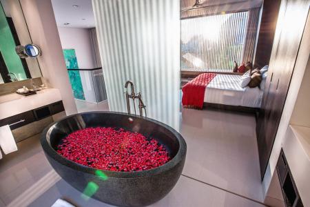 Отель Twinpalms Phuket в пляж Сурин - Таиланд