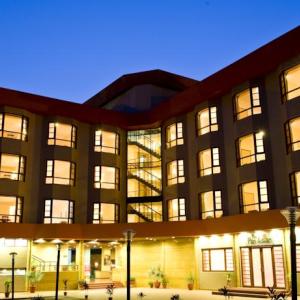 отель Chances Resort & Casino