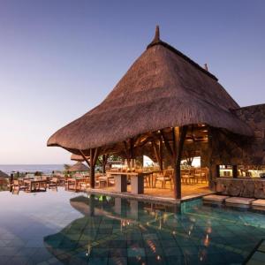 отель Veranda Pointe aux Biches Hotel