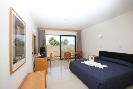 Отель Veronica Hotel в Пафос - Кипр