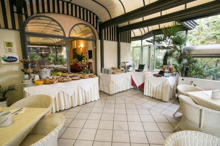 Отель Vienna Ostenda в Римини - Италия