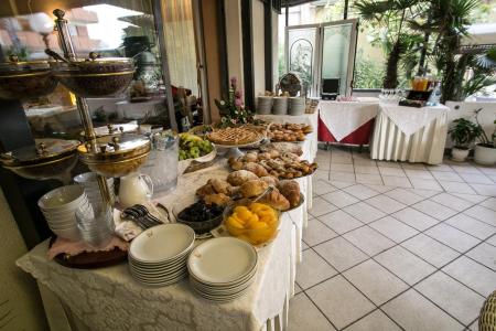 Отель Vienna Ostenda в Римини - Италия