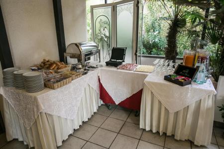 Отель Vienna Ostenda в Римини - Италия