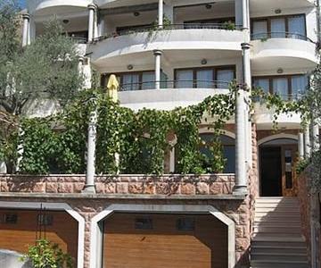 Отель Levantin Inn в Свети Стефан - Черногория