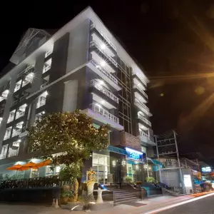 отель Adelphi Pattaya