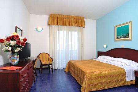 Отель Vittoria (Riccione) в Риччоне - Италия