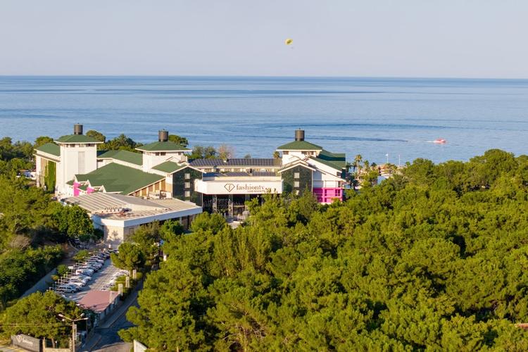 FashionTV Luxe Resort