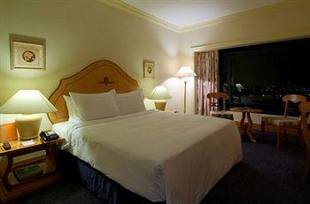 Отель Waterfront Cebu City Hotel & Casino  в о. Себу - Филиппины