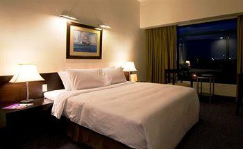 Отель Waterfront Cebu City Hotel & Casino  в о. Себу - Филиппины