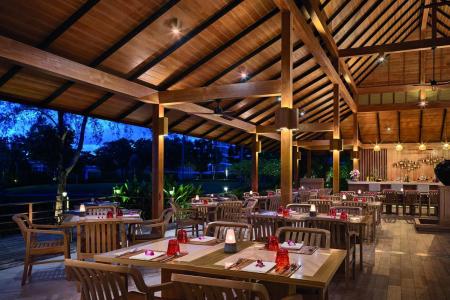 Отель Splash Beach Resort  в пляж Май Кхао - Таиланд