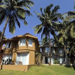 отель Whispering Palms Beach Resort