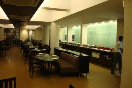 Отель Whispering Palms Beach Resort в Кандолим - Индия