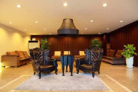 Отель White Palace в Пхетчабури Роад - Таиланд