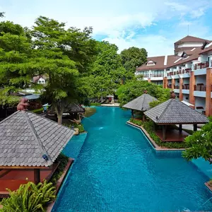 отель Woodlands Hotel & Resort