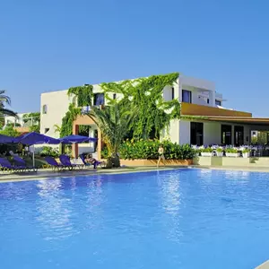 отель Adele Beach