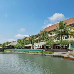 отель Sanya Yalong Bay Villas & Spa