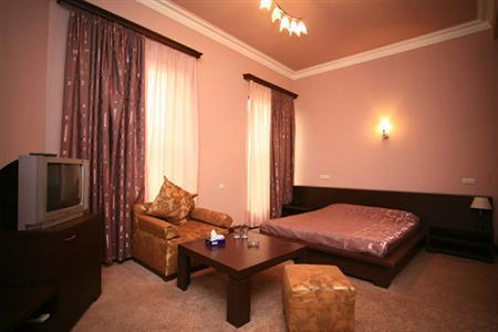 Отель Yerevan Deluxe в Ереван - Армения