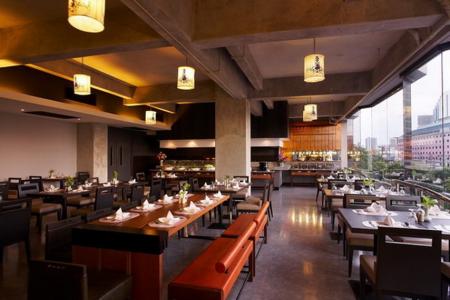 Отель The Graph Hotel Bangkok в Ратчадаписек - Таиланд