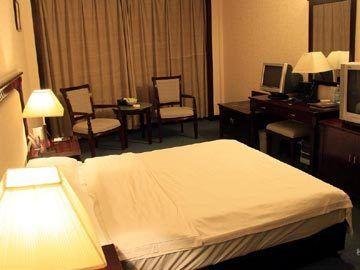 Отель Zhongshan в Далянь - Китай