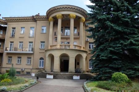 Отель Санаторий АМАКС Шахтёр в Ессентуки - Россия