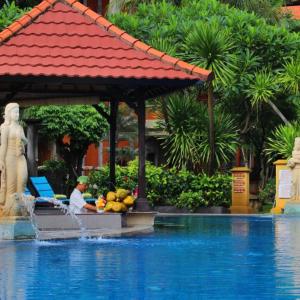 отель Adi Dharma Kuta