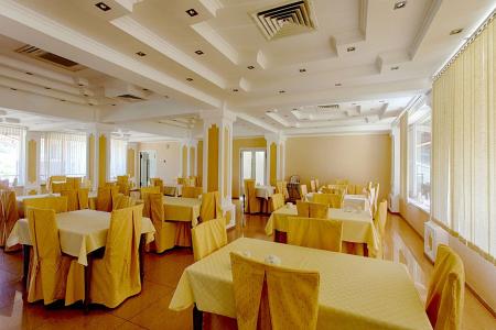 Отель Club Hotels Dolphin в Пицунда - Абхазия
