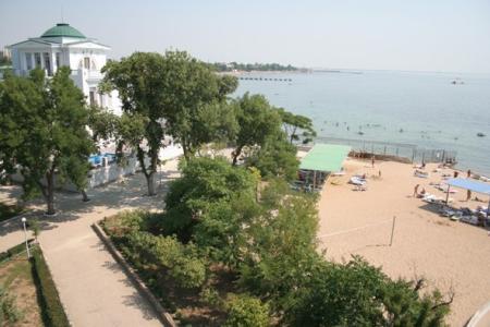 Отель Золотой Берег в Евпатория - Россия