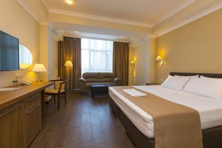 Отель им. Челюскинцев в Гагра - Абхазия