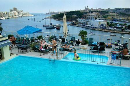 Bayview Hotel & Apartments