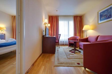 Cosmos Murmansk Hotel