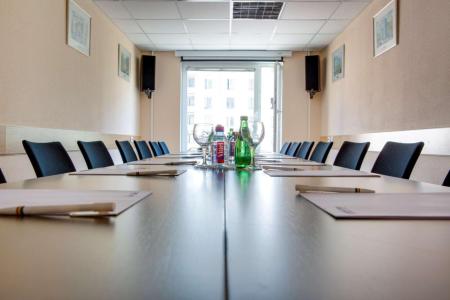 Cosmos Murmansk Hotel