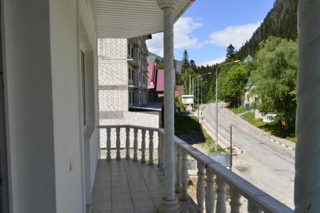 Отель Снежная Королева в Домбай - Россия