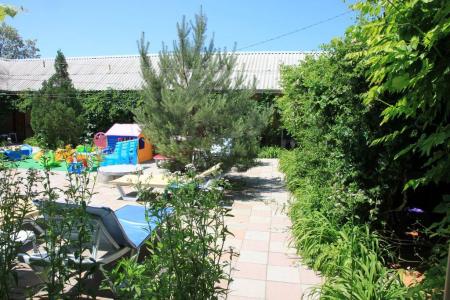 Солнечный дворик