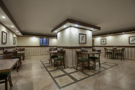 У золотых ворот