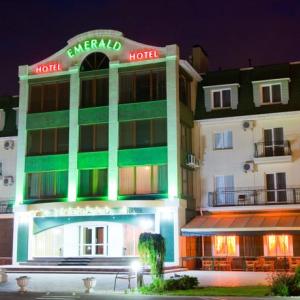отель Эмеральд