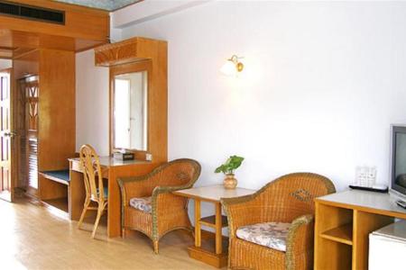 Отель Golden Sand Inn в пляж Карон - Таиланд