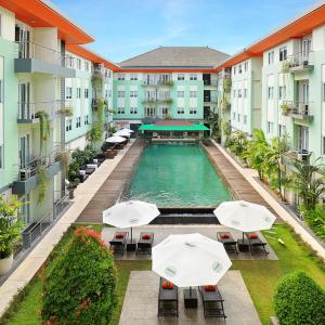 отель Harris Hotel & Residences Riverview Kuta
