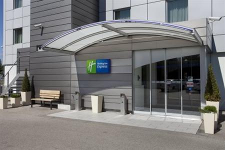 Отель Holiday Inn Express Geneva Airport в Женева - Швейцария
