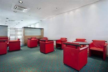 Отель Holiday Inn Express Geneva Airport в Женева - Швейцария