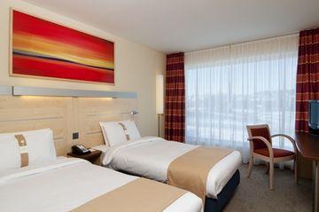 Отель Holiday Inn Express Zurich Airport в Цюрих - Швейцария