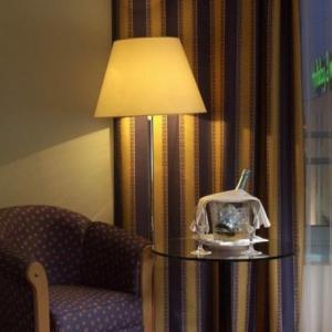 отель Holiday Inn Budapest-Budaors