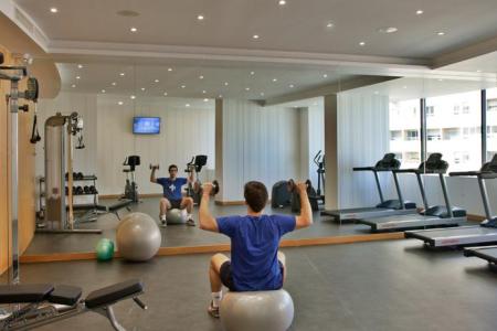 Отель Ramada by Wyndham Lisbon в Лиссабон - Португалия