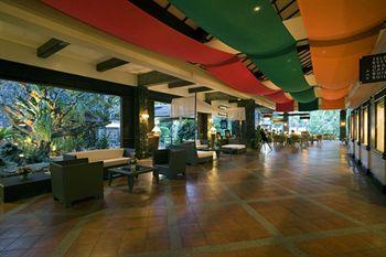 Waterfront Insular Hotel