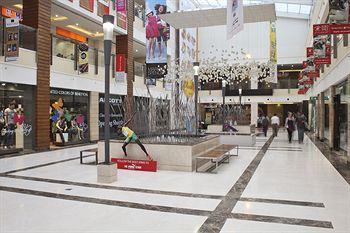 Отель Hilton Garden Inn New Delhi / Saket в Дели - Индия