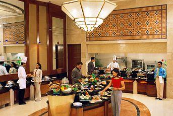 Отель Sheraton New Delhi в Дели - Индия